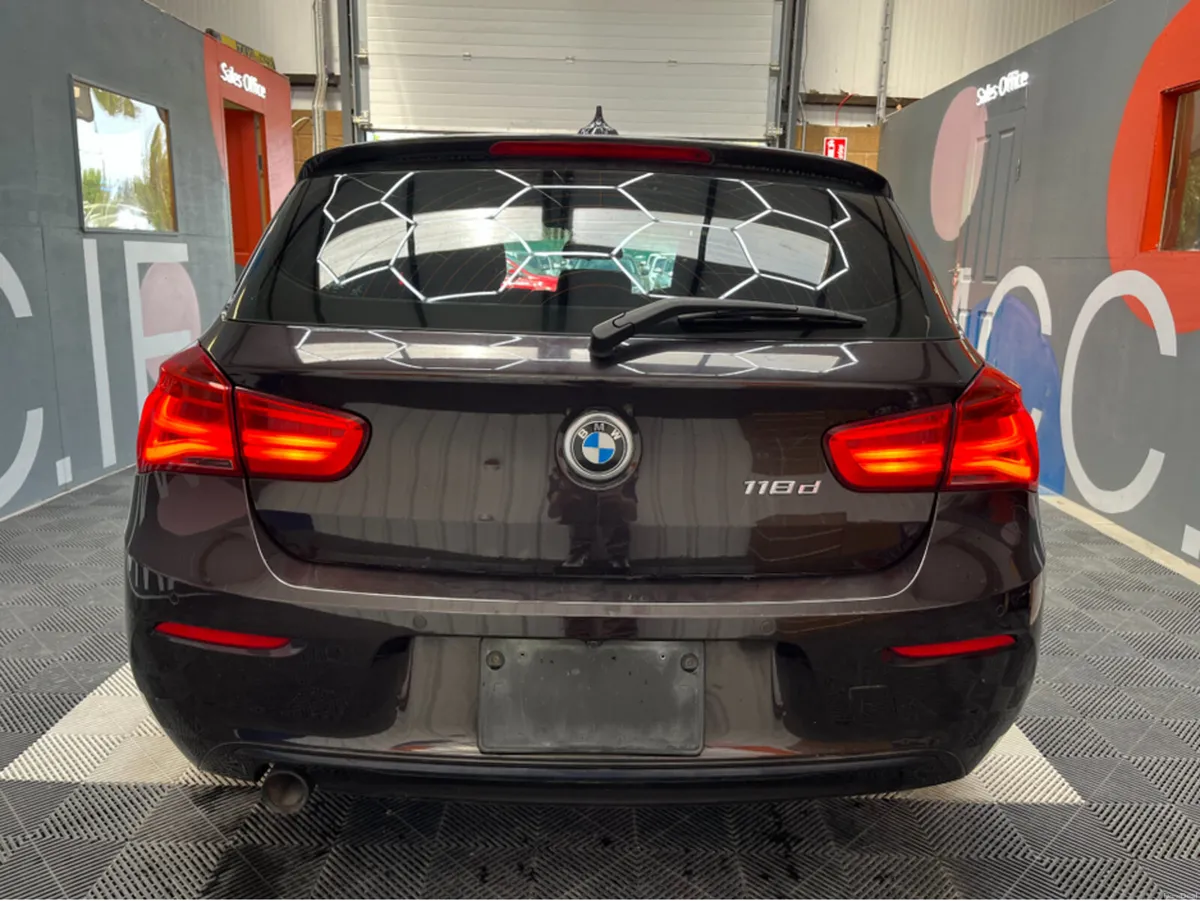BMW 1-Series 2016 BMW 118D SPORT 2.0 AUTOMATIC / C - Image 3