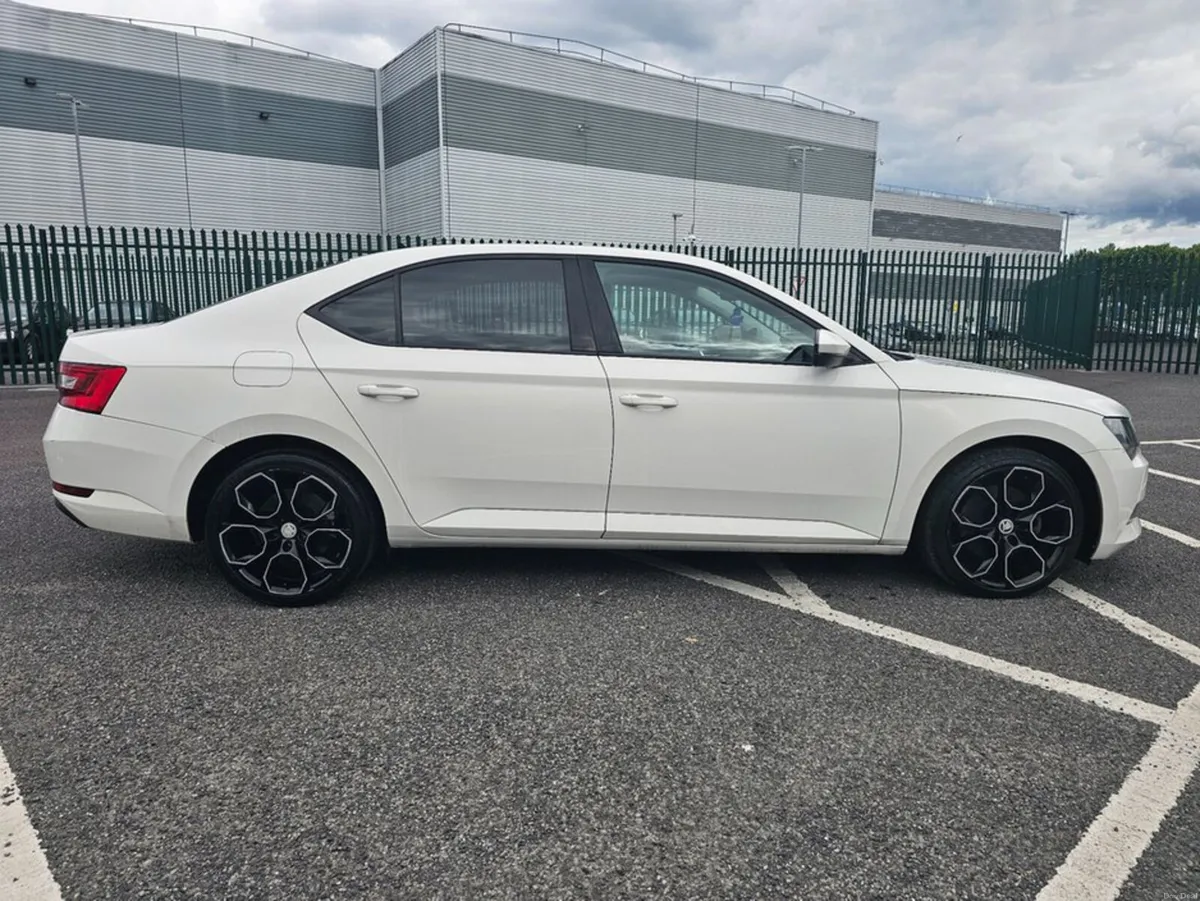 Skoda Superb 1.6TDI, ACTIVE MODEL, NEW NCT, VERY W - Image 4