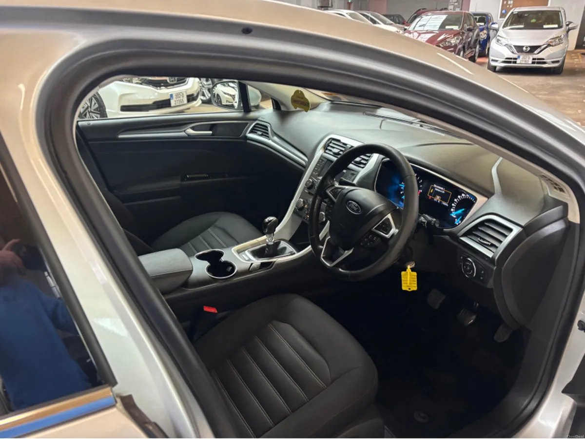 Ford Mondeo ZETEC 2.0 TD 150PS 6SPEED 5DR 4DR - Image 3