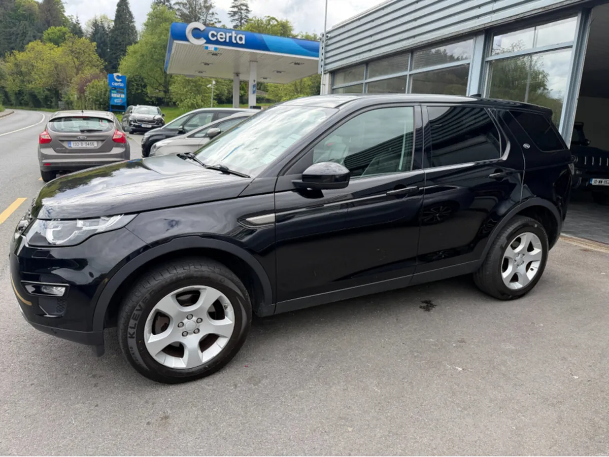 Land Rover Discovery Sport 2.0 SE TECH EDITION NCT - Image 6