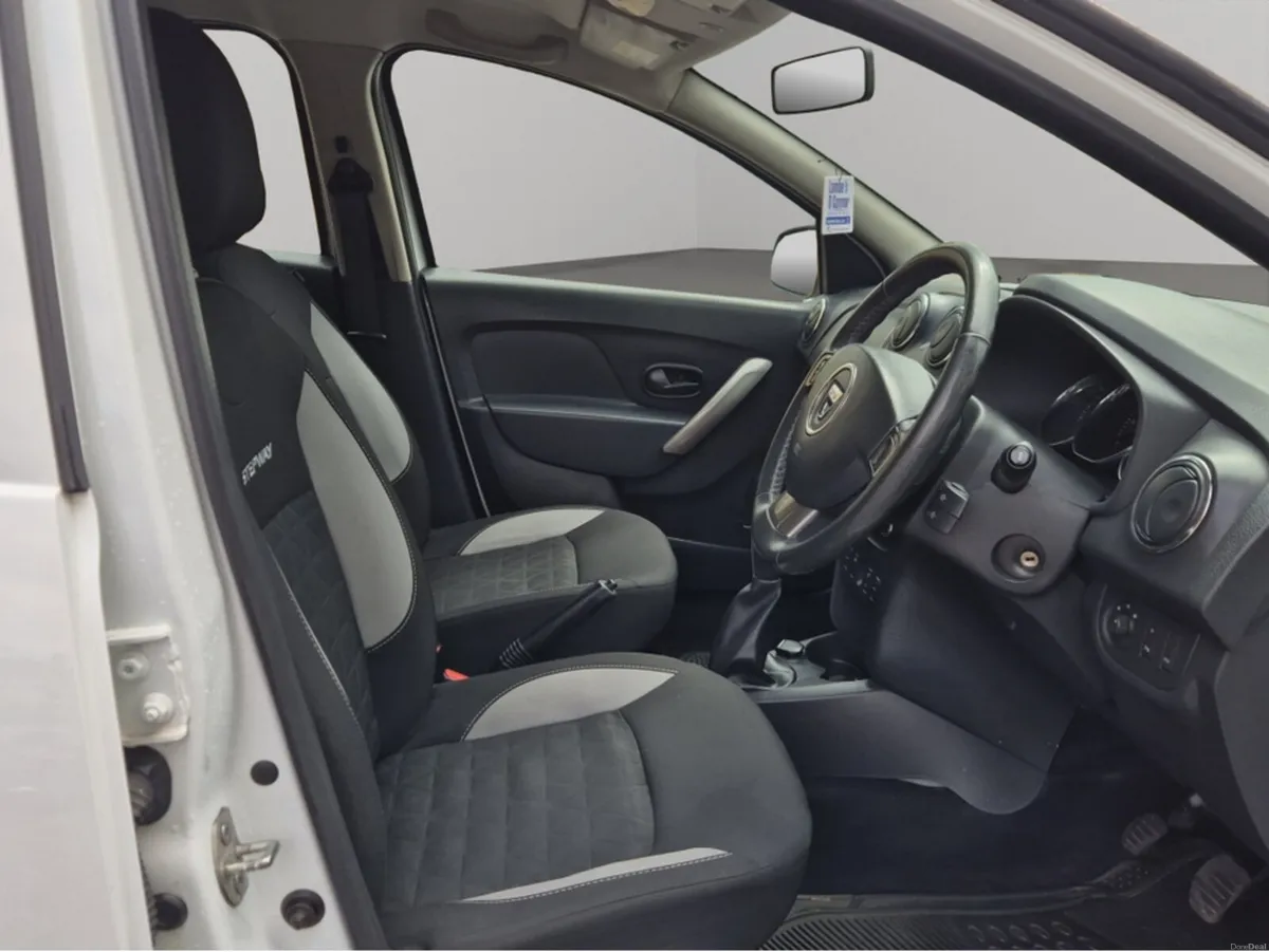 Dacia Sandero Stepway STEPWAY SIGNATURE 1.5 DCI 90 - Image 4