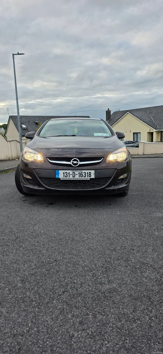 Opel Astra 2013 - Image 1