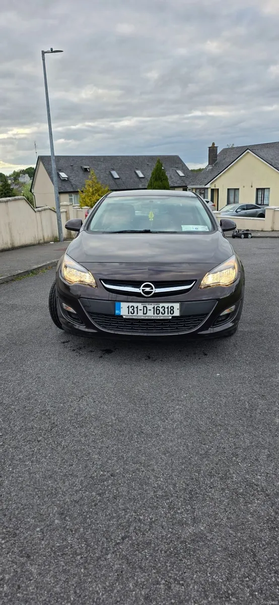 Opel Astra 2013 - Image 2