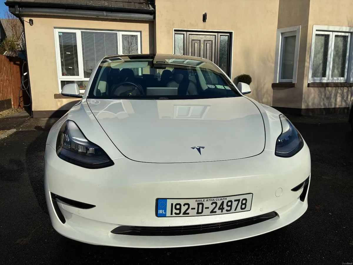 Tesla Model 3 2019 - Image 3
