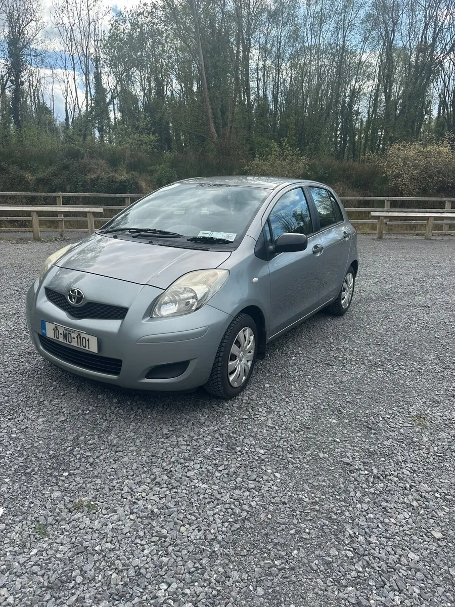 Toyota Yaris 2010 - Image 1