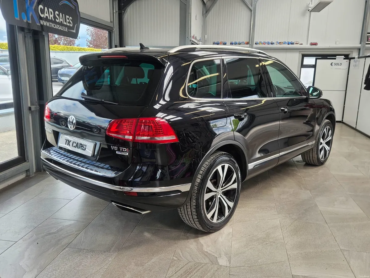 17 VOLKSWAGEN TOUAREG 5 SEATER COMMERCIAL - Image 2