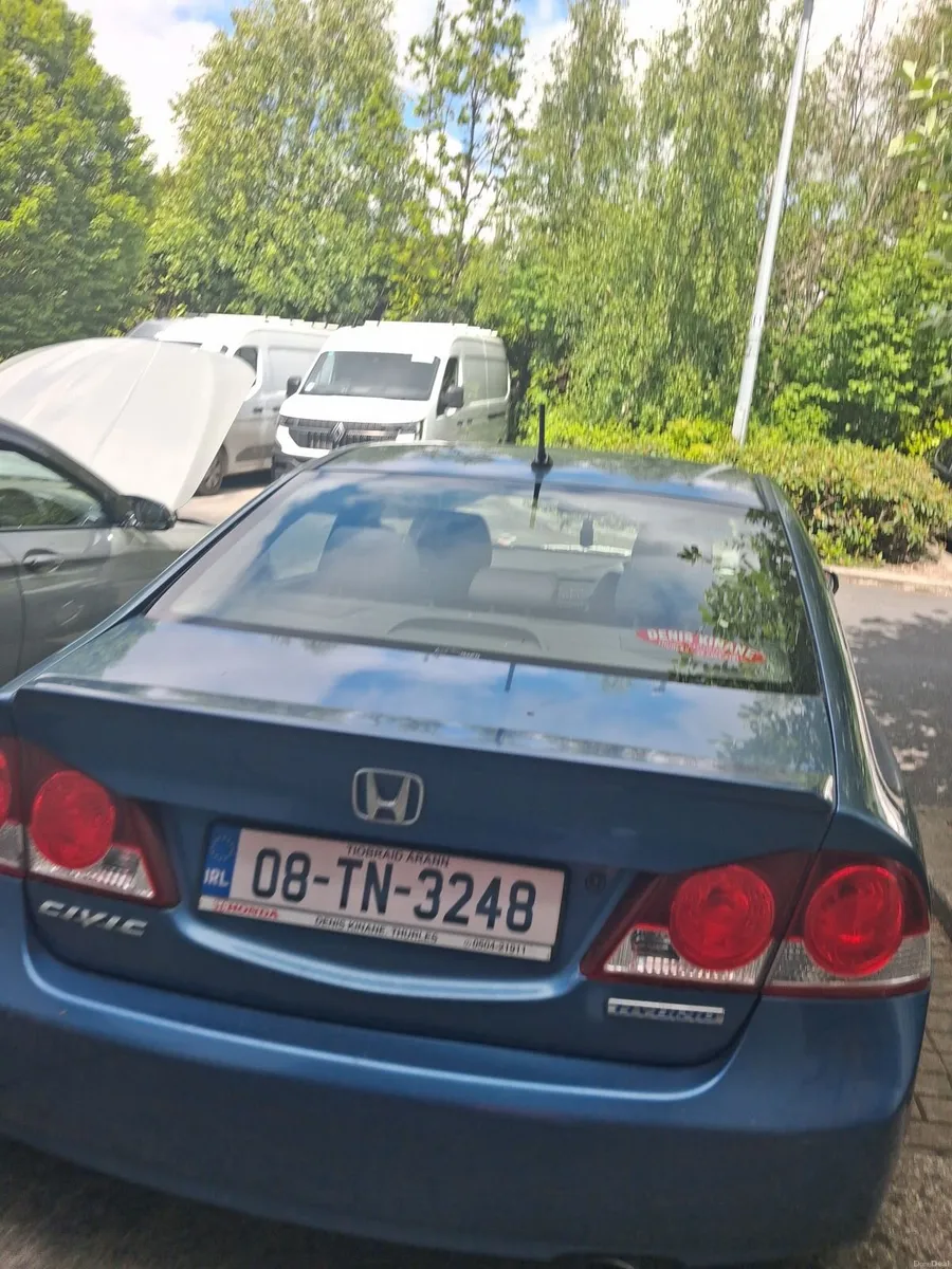 Honda Civic 2008 - Image 2