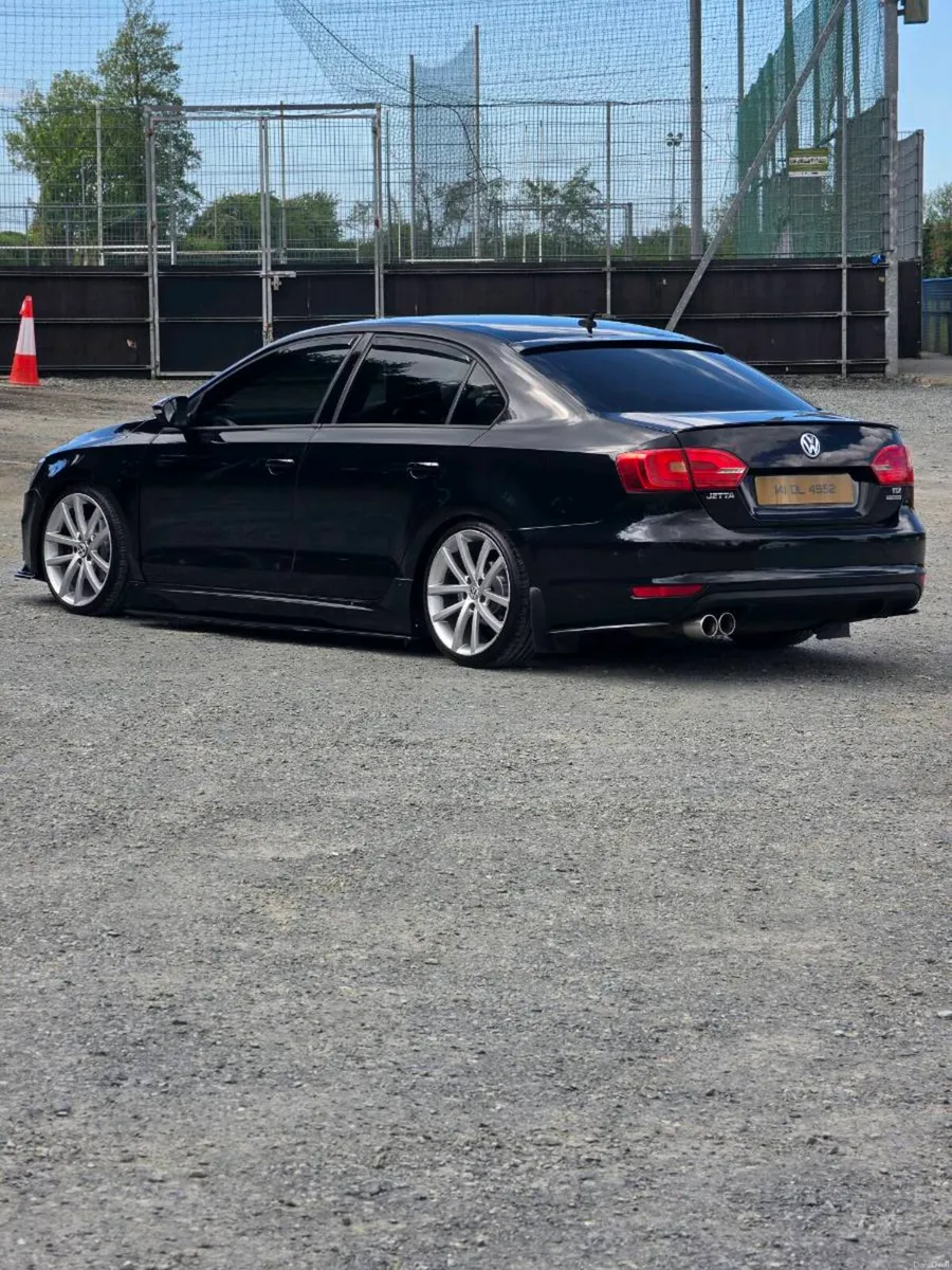 Vw jetta 2014 1.6 diesel - Image 4