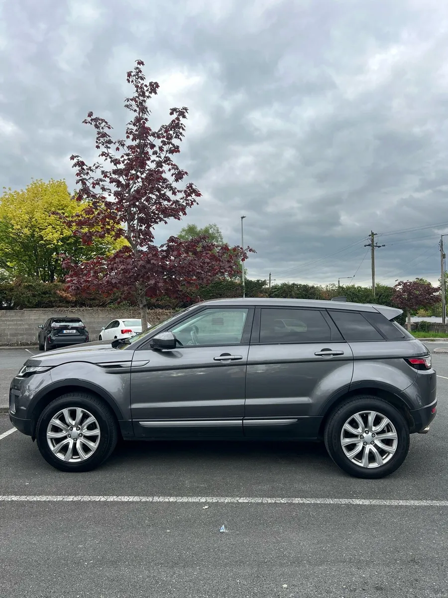 Range Rover Evoque manual New NCT perfect condit - Image 1