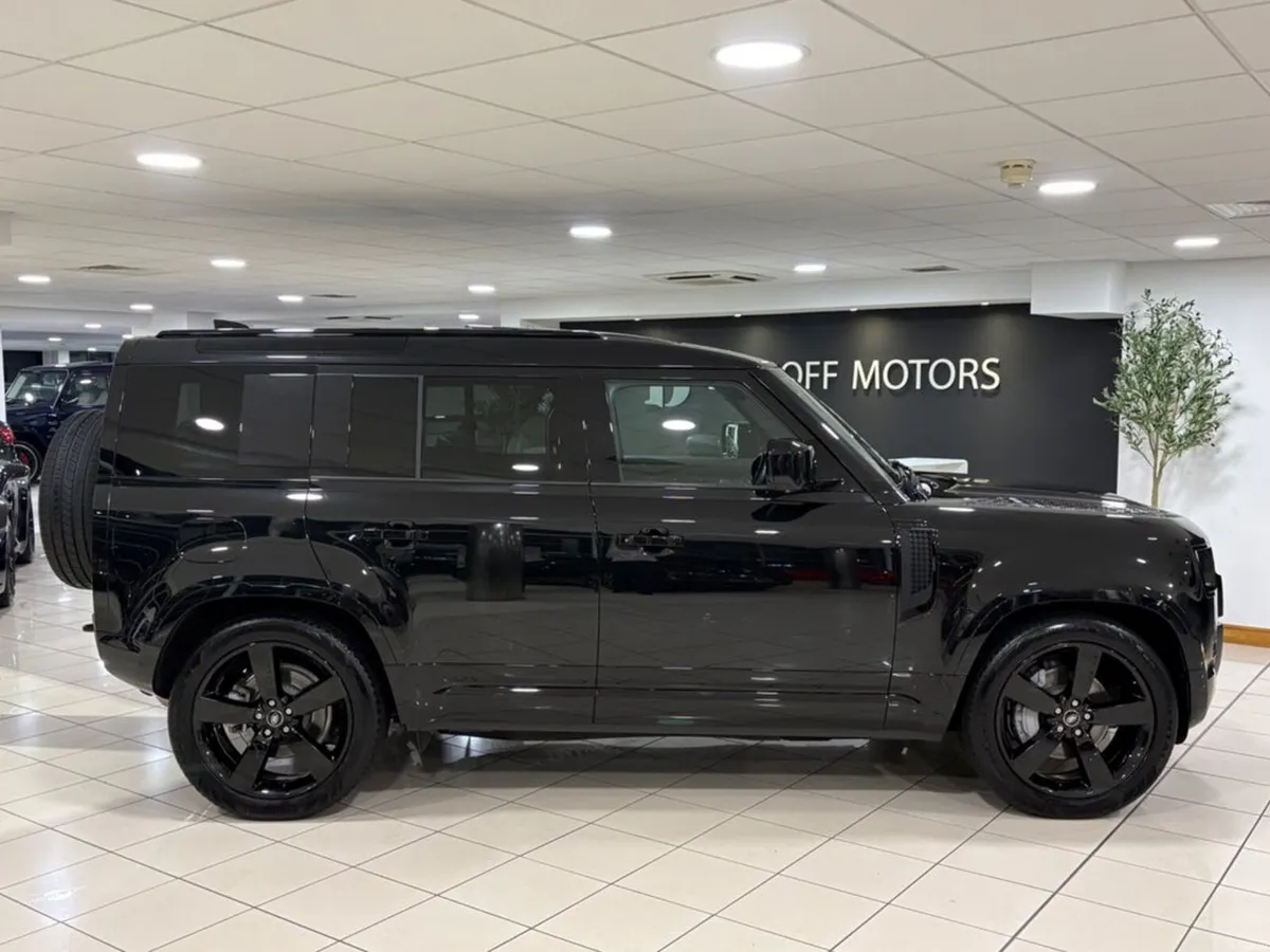 Land Rover Defender P300e X-DYNAMIC HSE=HUGE SPEC/ - Image 2