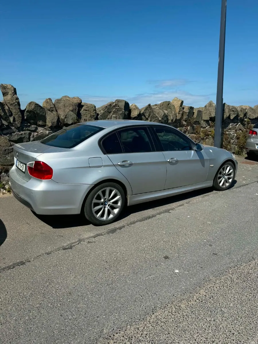 BMW 3-Series 2008 - Image 2