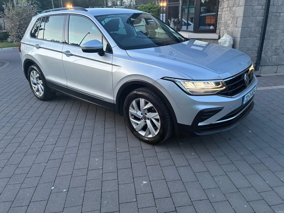 *2022* Volkswagen Tiguan *new nct* - Image 3