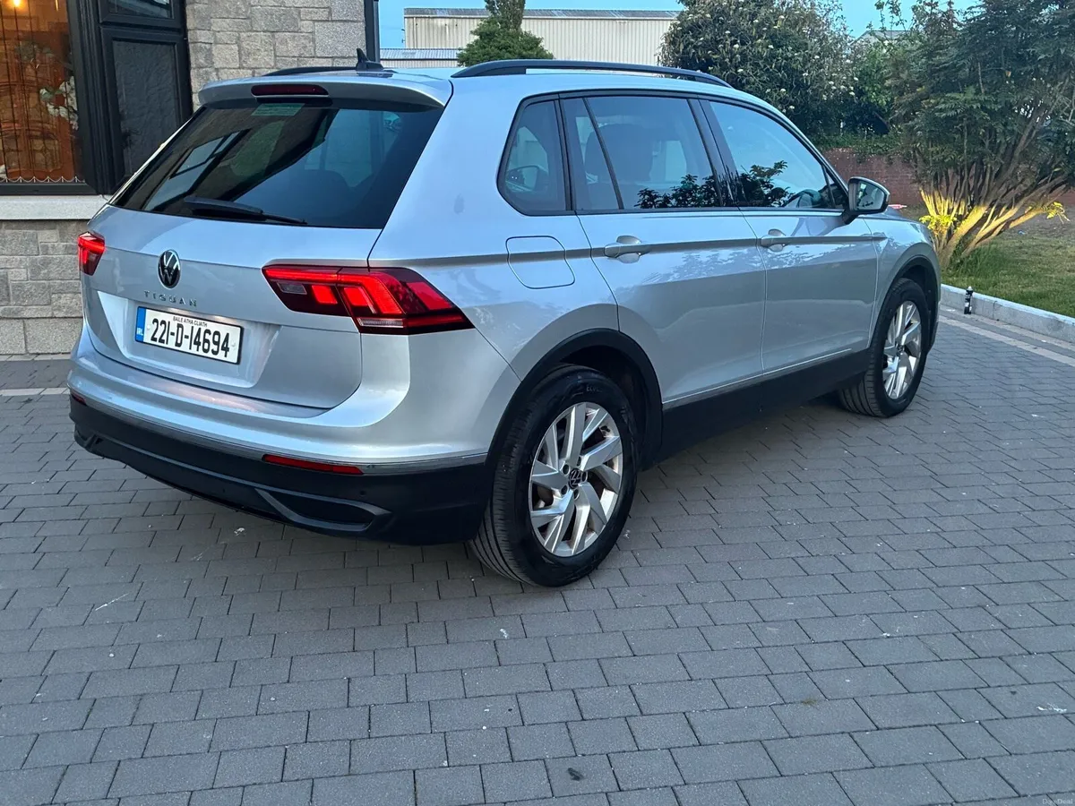 *2022* Volkswagen Tiguan *new nct* - Image 4
