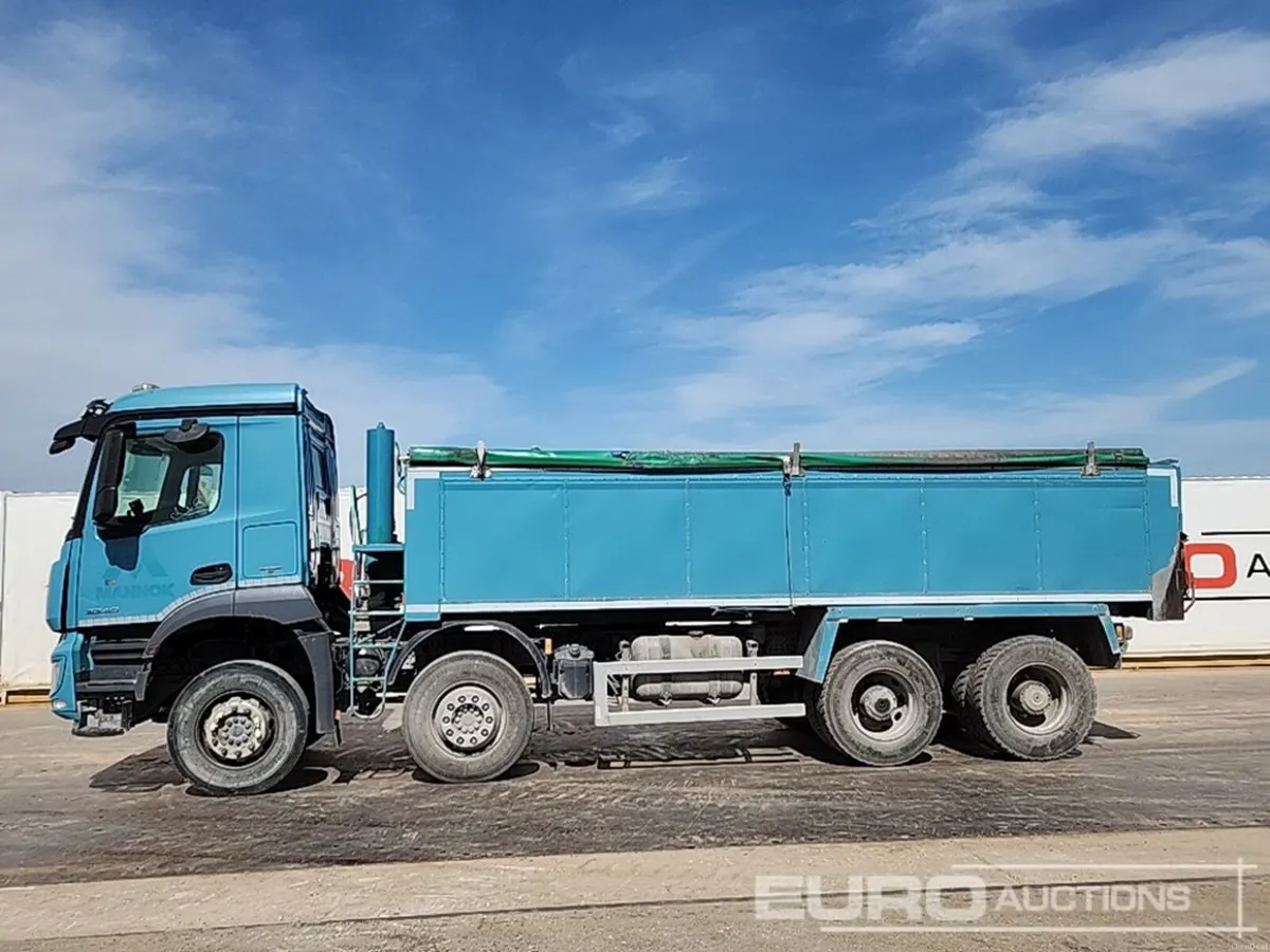 2018 Mercedes Arocs 3240 - Image 4
