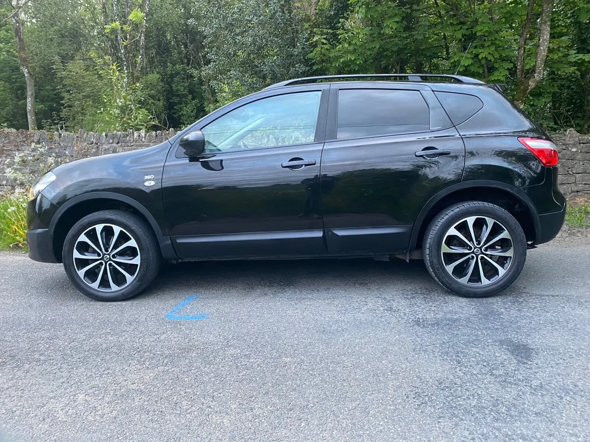 NISSAN QASHQUAI LUXURY SPORT 🏏 PETEOL AS NEW - Image 2