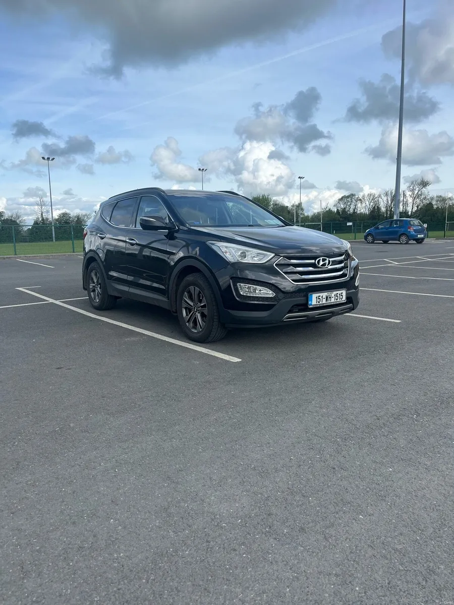 2015 Hyundai Sante Fe - Image 1