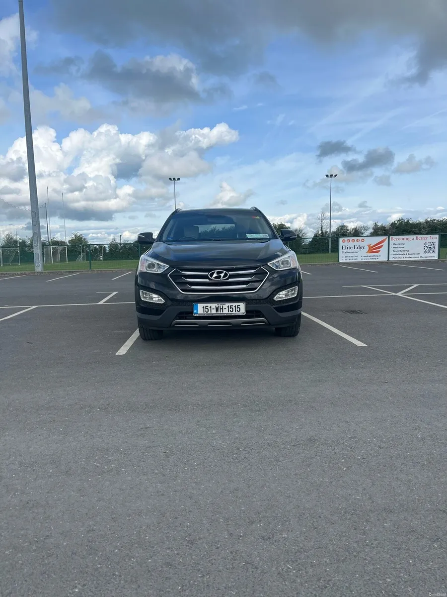 2015 Hyundai Sante Fe - Image 2