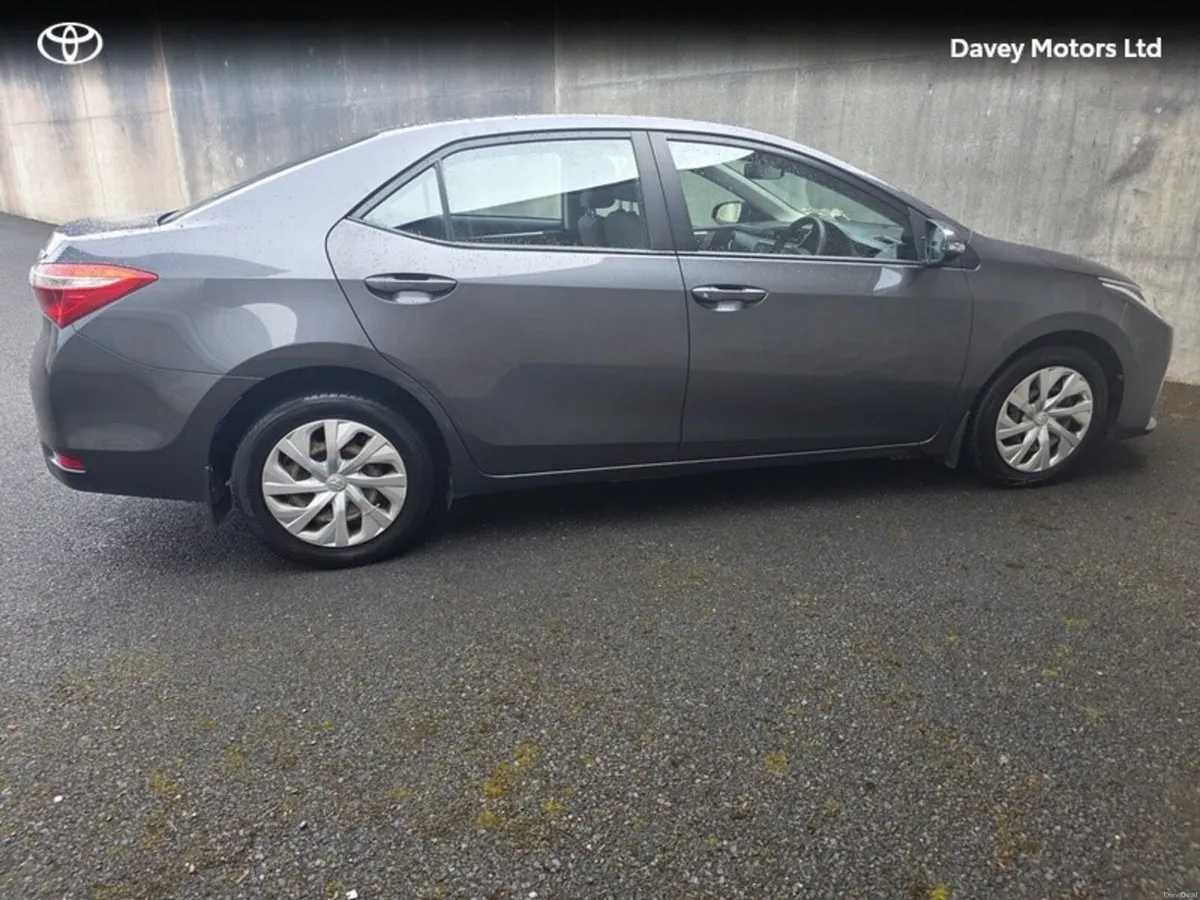 Toyota Corolla 1.4 D-4D TERRA 4DR - Image 3