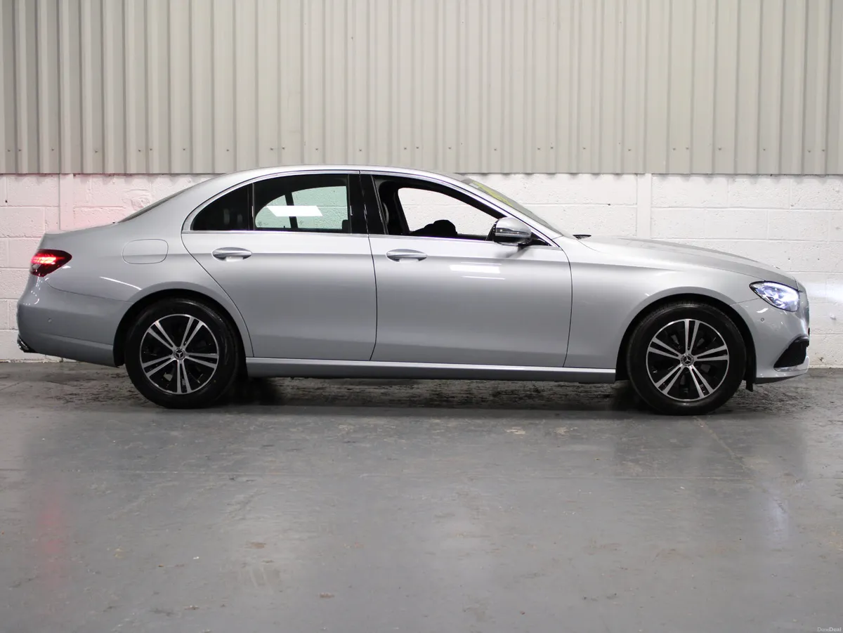 Mercedes-Benz E-Class 2021 - Image 4