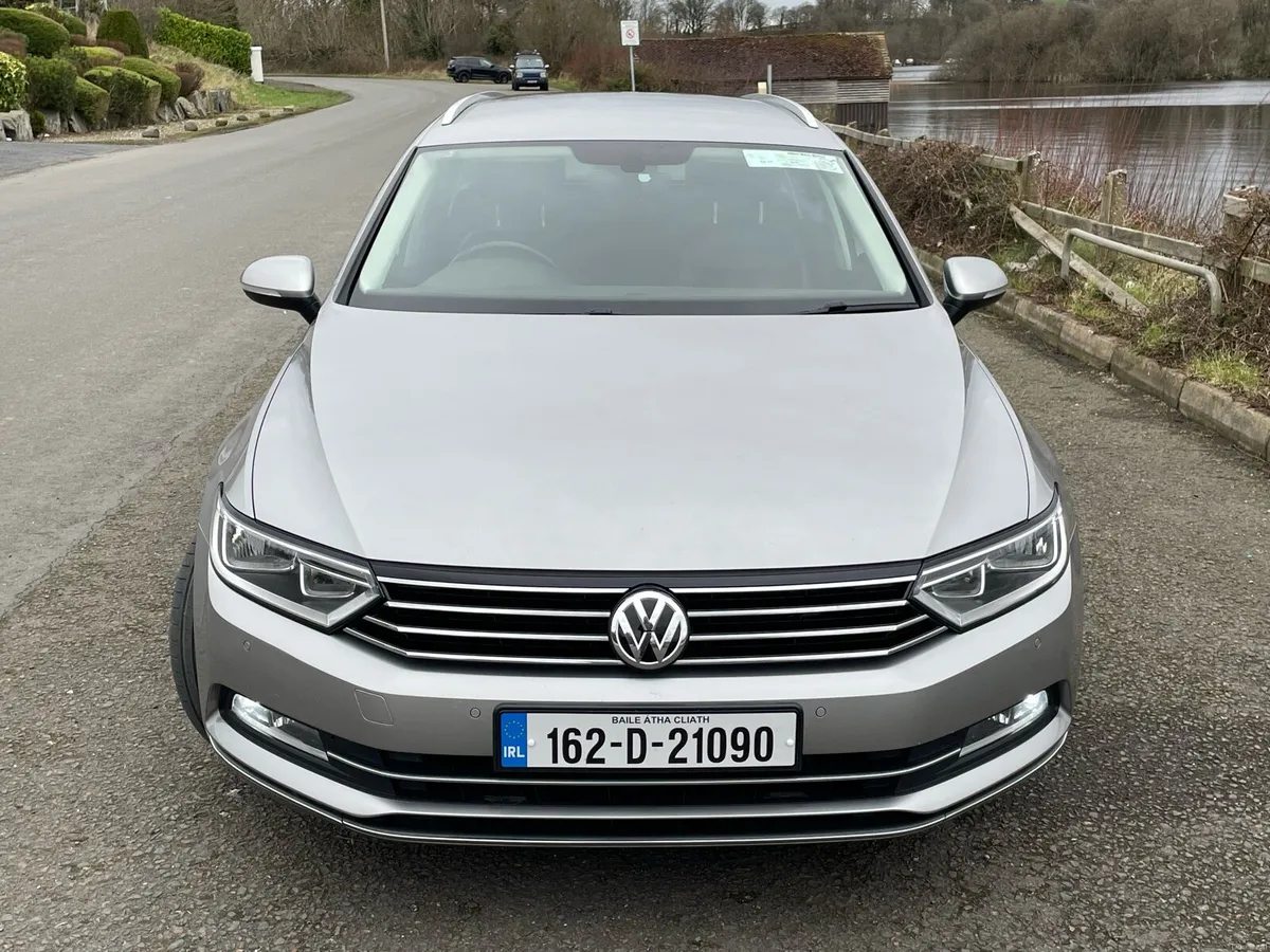 Volkswagen Passat - Image 2