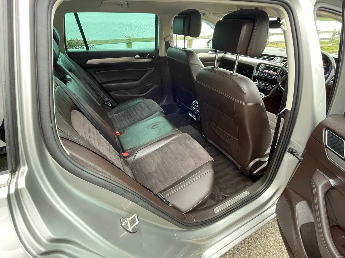 Volkswagen Passat - Image 4