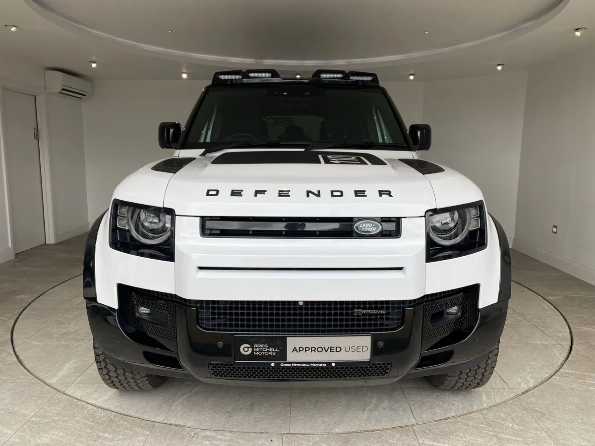 Land Rover Defender 2022 - Image 2