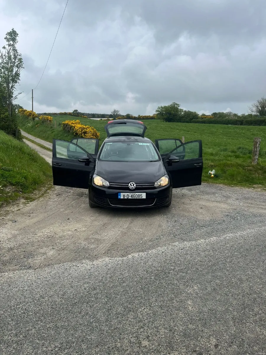 Volkswagen Golf 2011 1.6L Diesel - Image 2