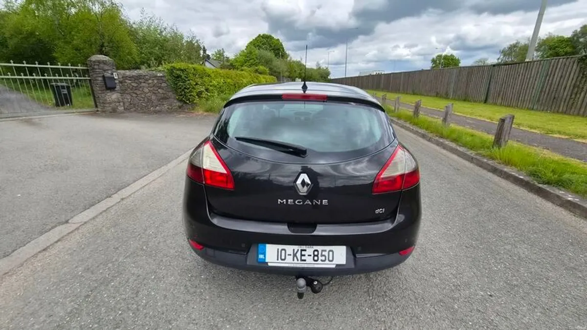 2010 Renault Megane - Image 2