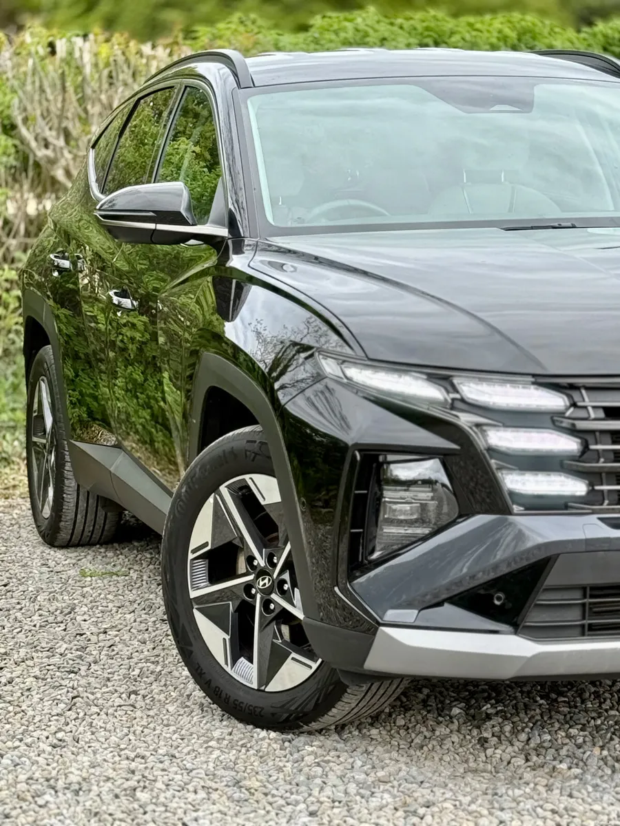 2025 Hyundai Tucson Executive Plus 1.6 Diesel - Image 3