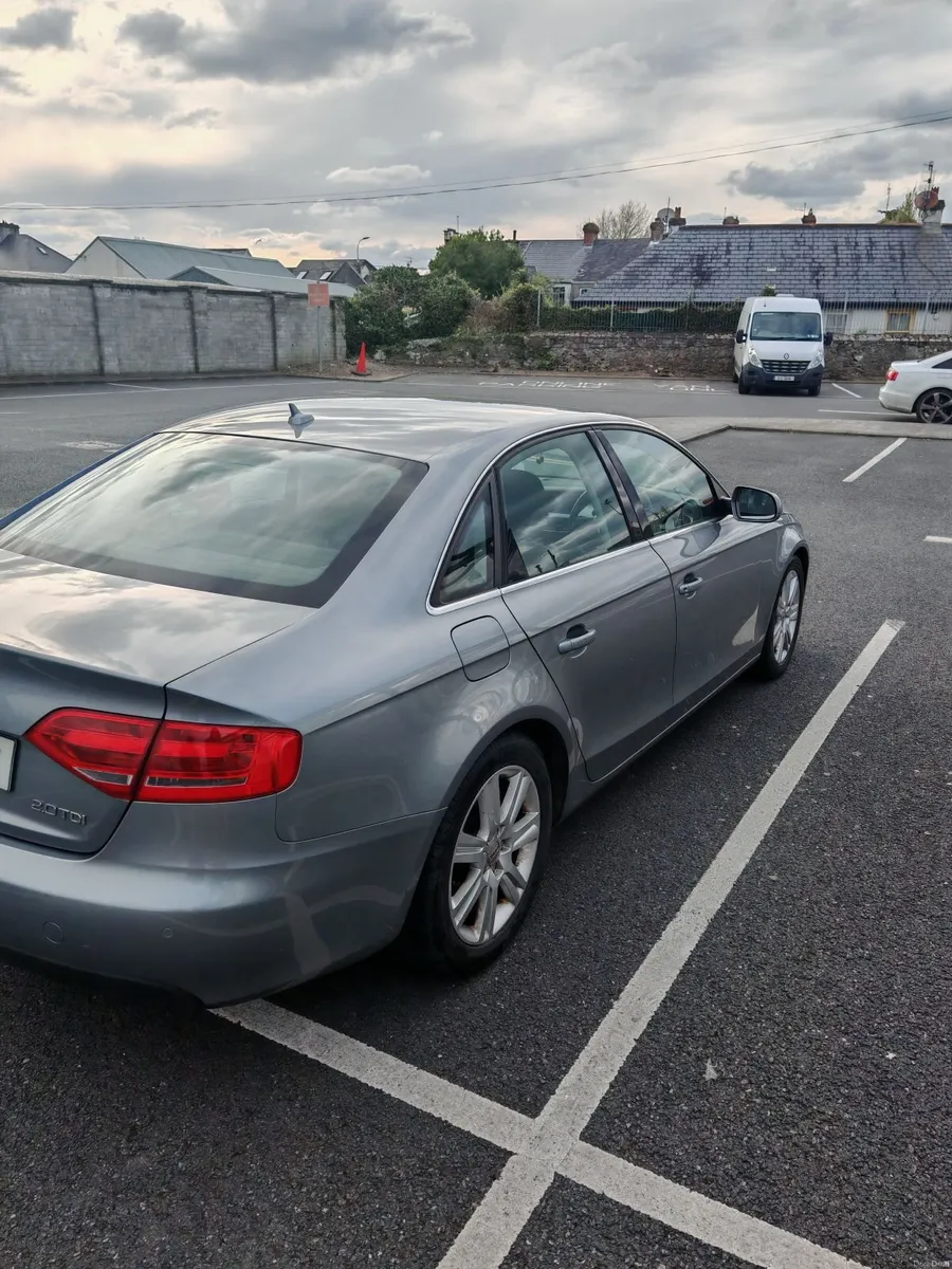 Audi A4 2010 - Image 2