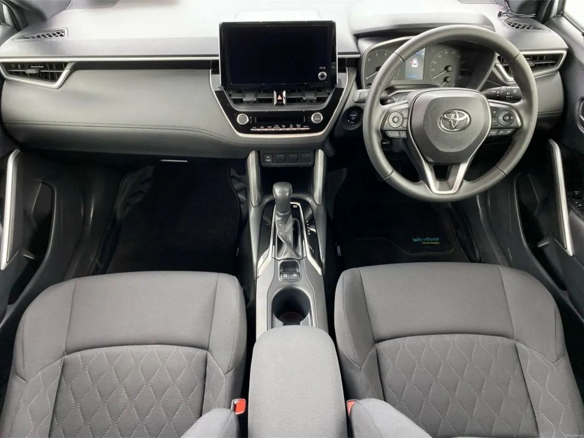 Toyota Corolla Cross G - Image 4
