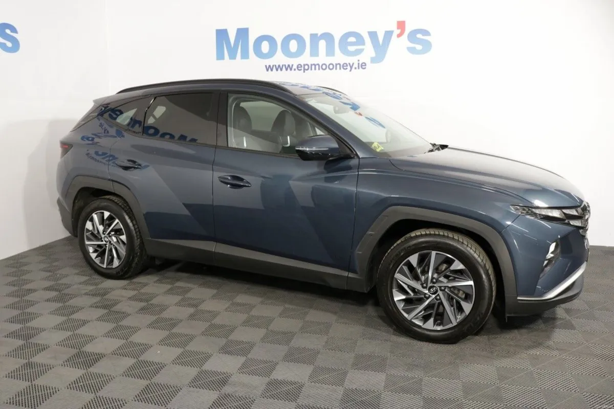 Hyundai Tucson EXECUTIVE 1.6L DIESEL SUV - Image 3