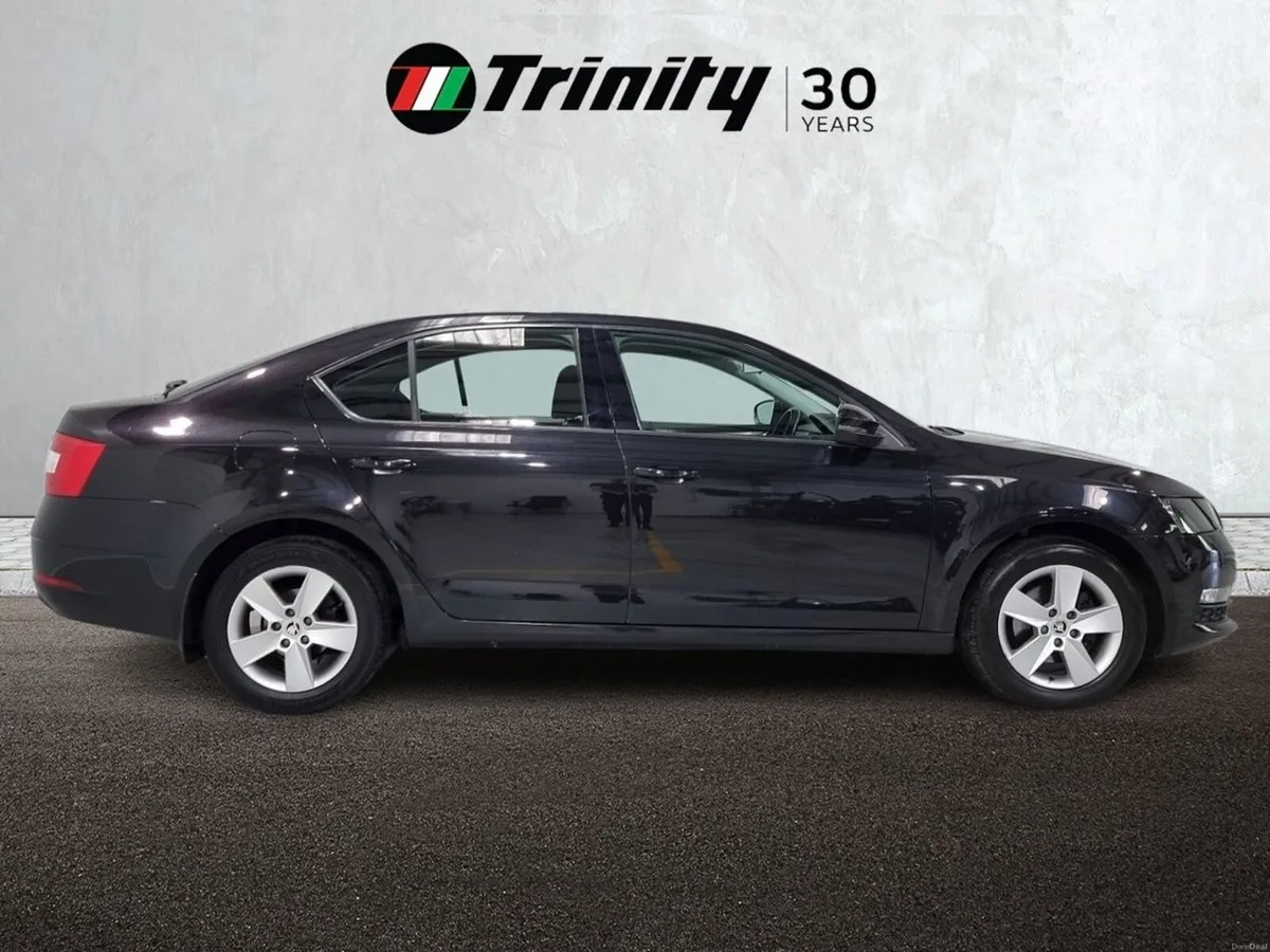 Skoda Octavia ** BEST VALUE ** DSG - AUTOMATIC ** - Image 6