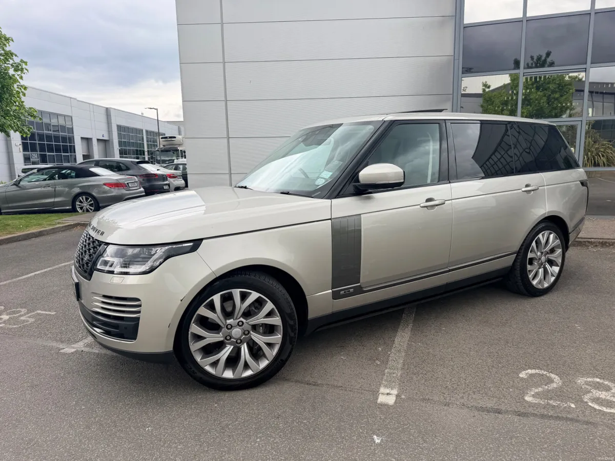 2019 Land Rover Range Rover Vogue P400 ~ LWB ~ - Image 2