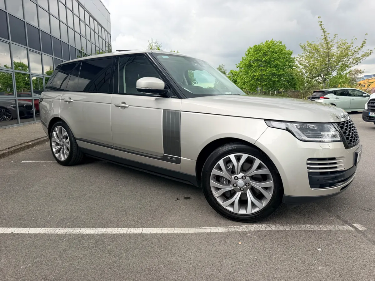 2019 Land Rover Range Rover Vogue P400 ~ LWB ~ - Image 4