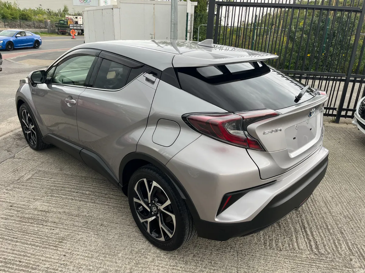 TOYOTA C-HR 2017, 1.8 HYBRID AUTO LOW KM HIGH SPEC - Image 4