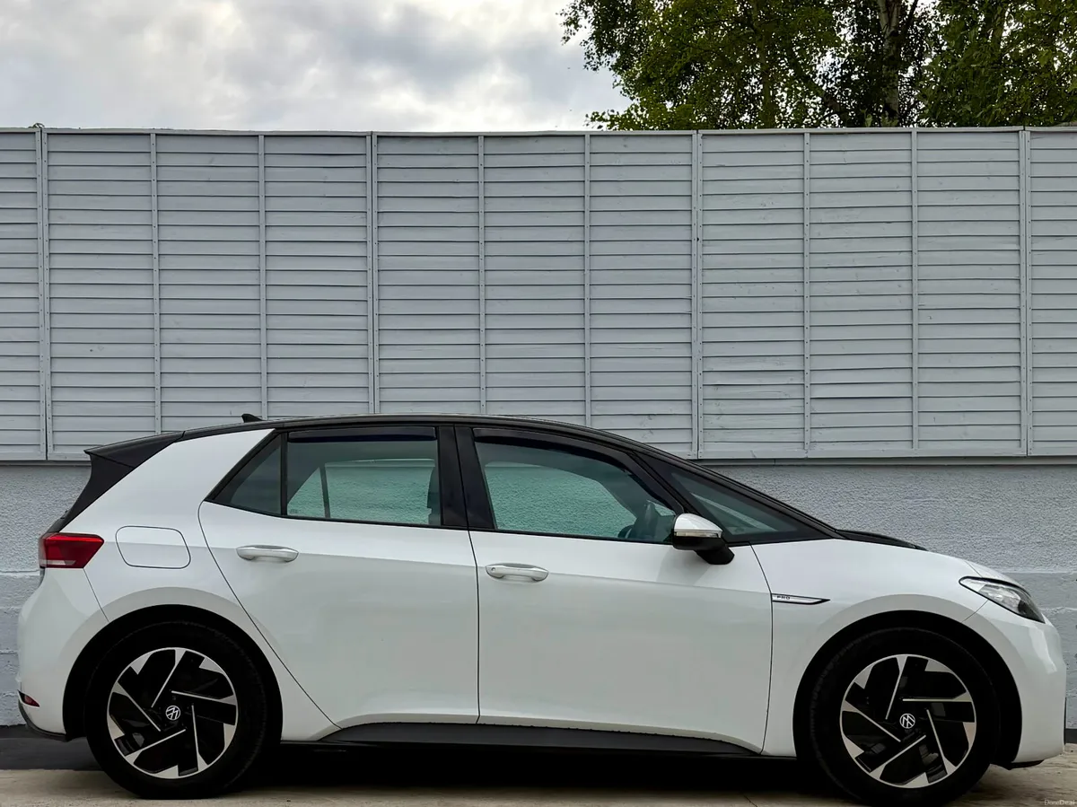 Volkswagen ID.3 2022 LIFE PRO PERFORMANCE / ALLOYS - Image 2