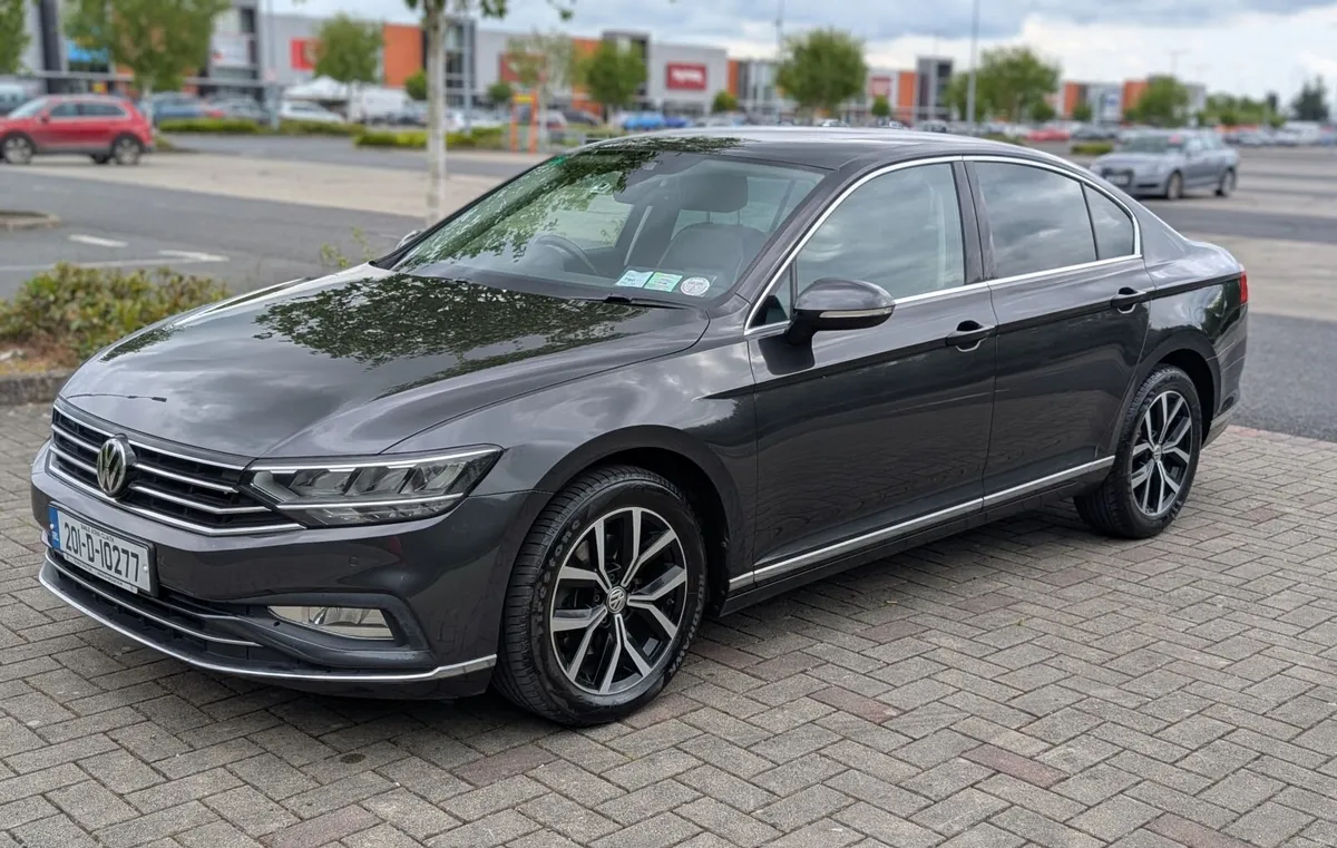 Volkswagen Passat ELEGANCE 2.0 TDI MAN6 HIGH SPEC - Image 1