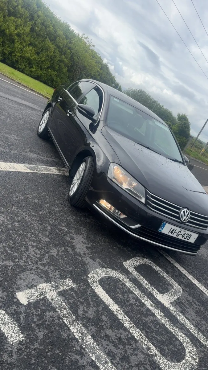 Volkswagen Passat - Image 1
