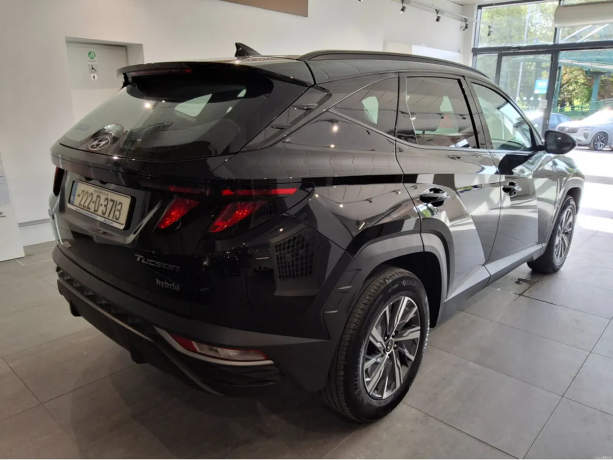 Hyundai Tucson EXECUTIVE HYBRID ** VERY LOW KMS ** - Image 2