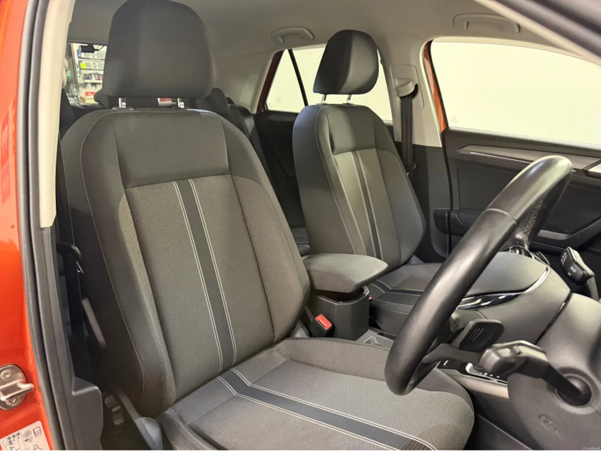 Volkswagen T-Roc **STYLE DESIGN**2.0TDI**AUTOMATIC - Image 5