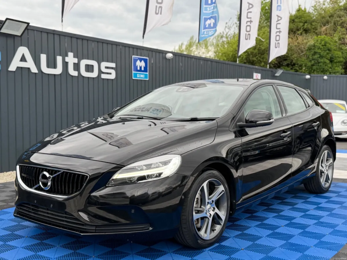 Volvo V40 D4 MOMENTUM - 2.0L DIESEL - AUTO - 12M W - Image 2