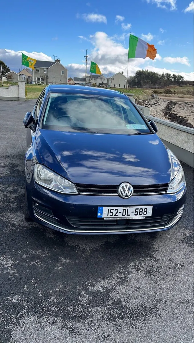 2015 Volkswagen Golf - Image 2