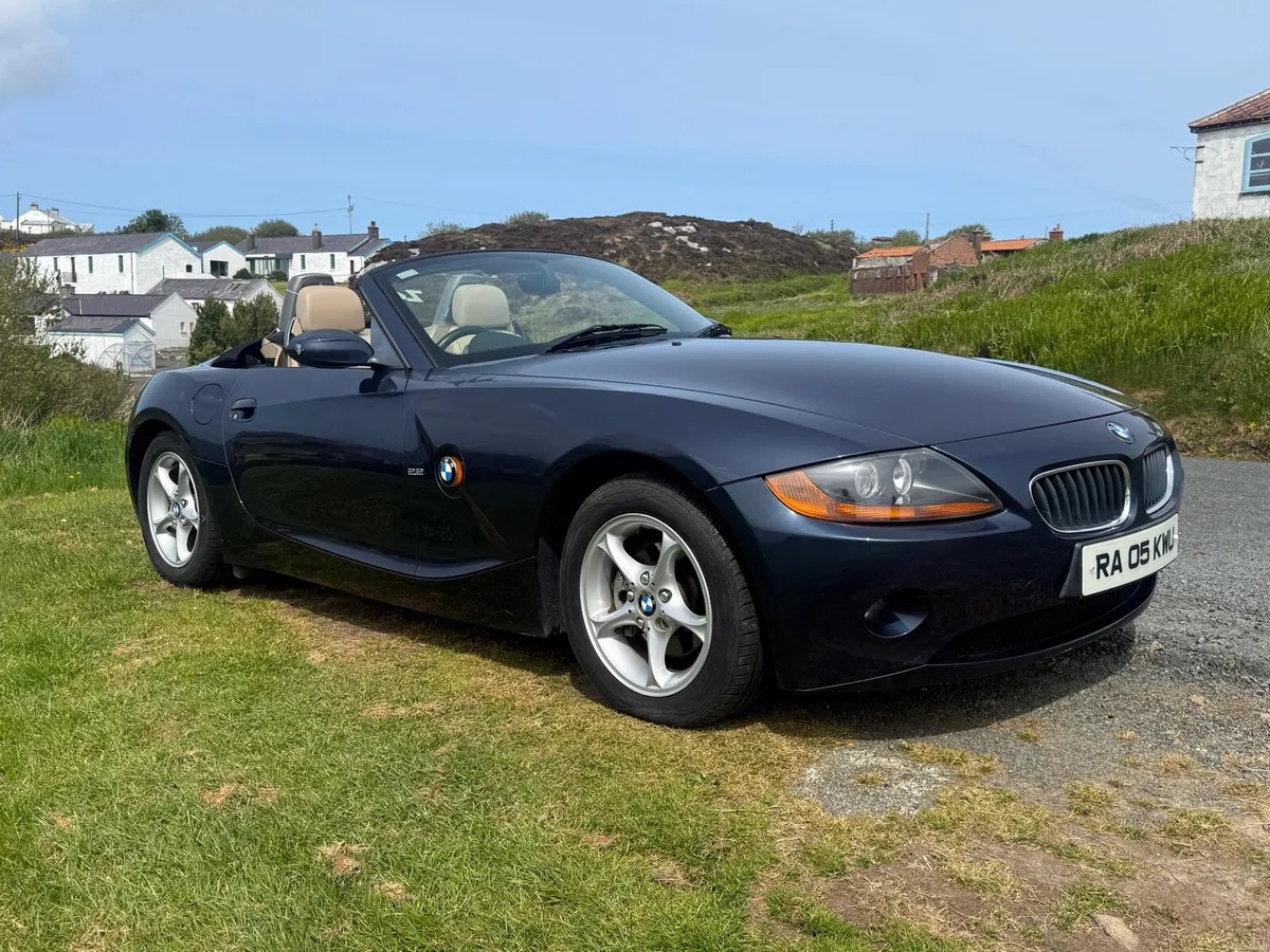 2005 BMW Z4 2.2 SE **VERY LOW MILES** - Image 3