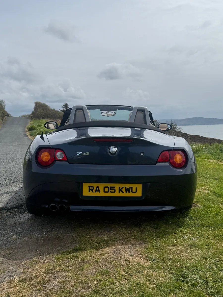 2005 BMW Z4 2.2 SE **VERY LOW MILES** - Image 5