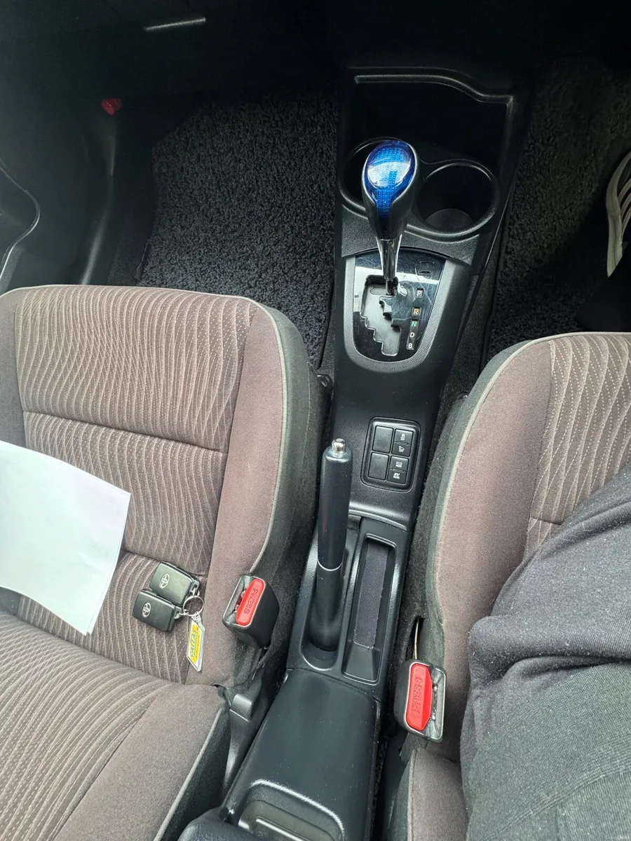 Toyota Aqua 2015 - Image 3