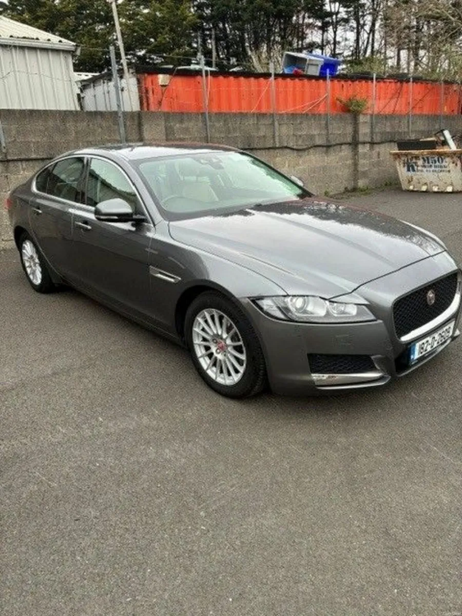 Jaguar XF 2018 - Image 2