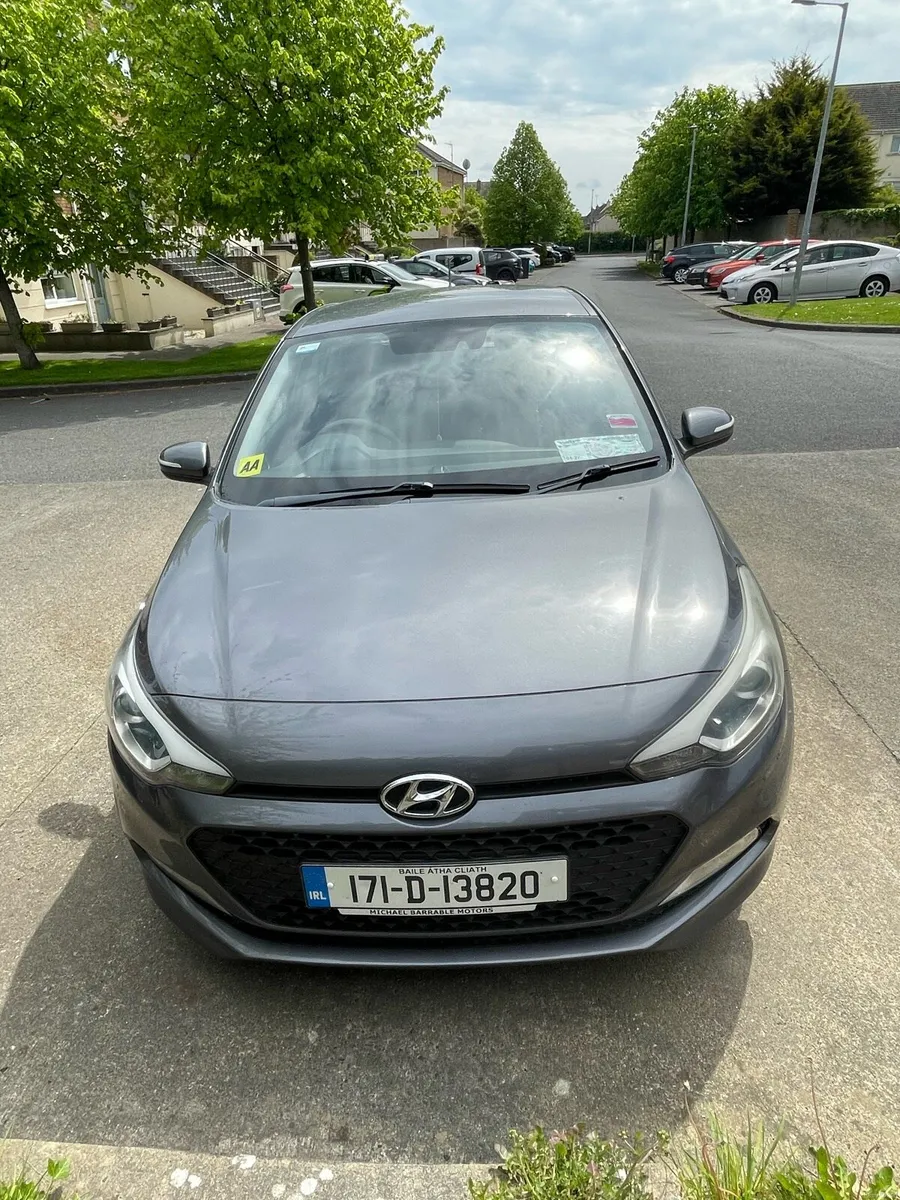 Hyundai i20 Deluxe - Image 3