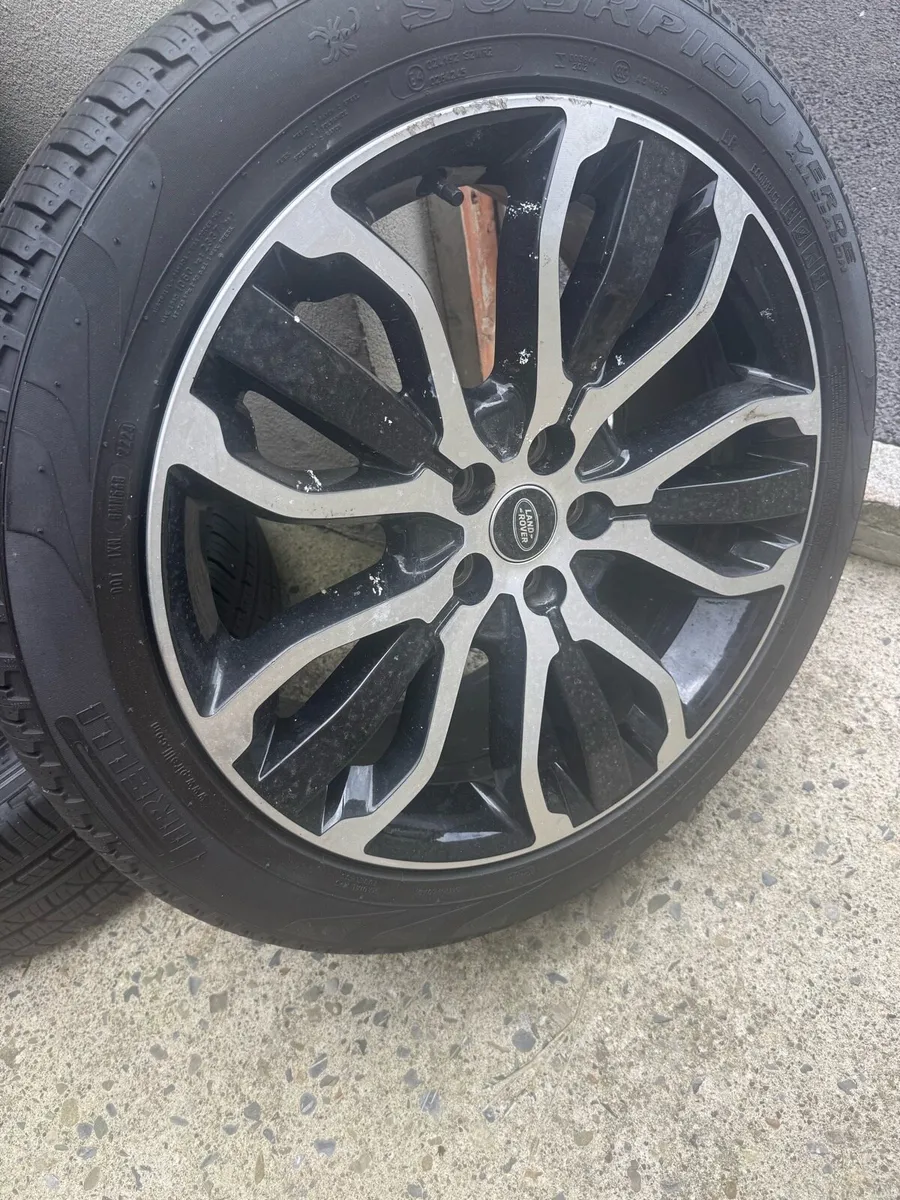 Range Rover alloys new tires - Image 1