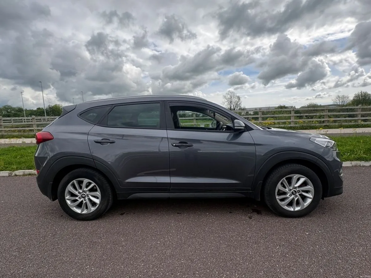 Hyundai Tucson Executive Spec 1.7D Excellent Condi - Image 3